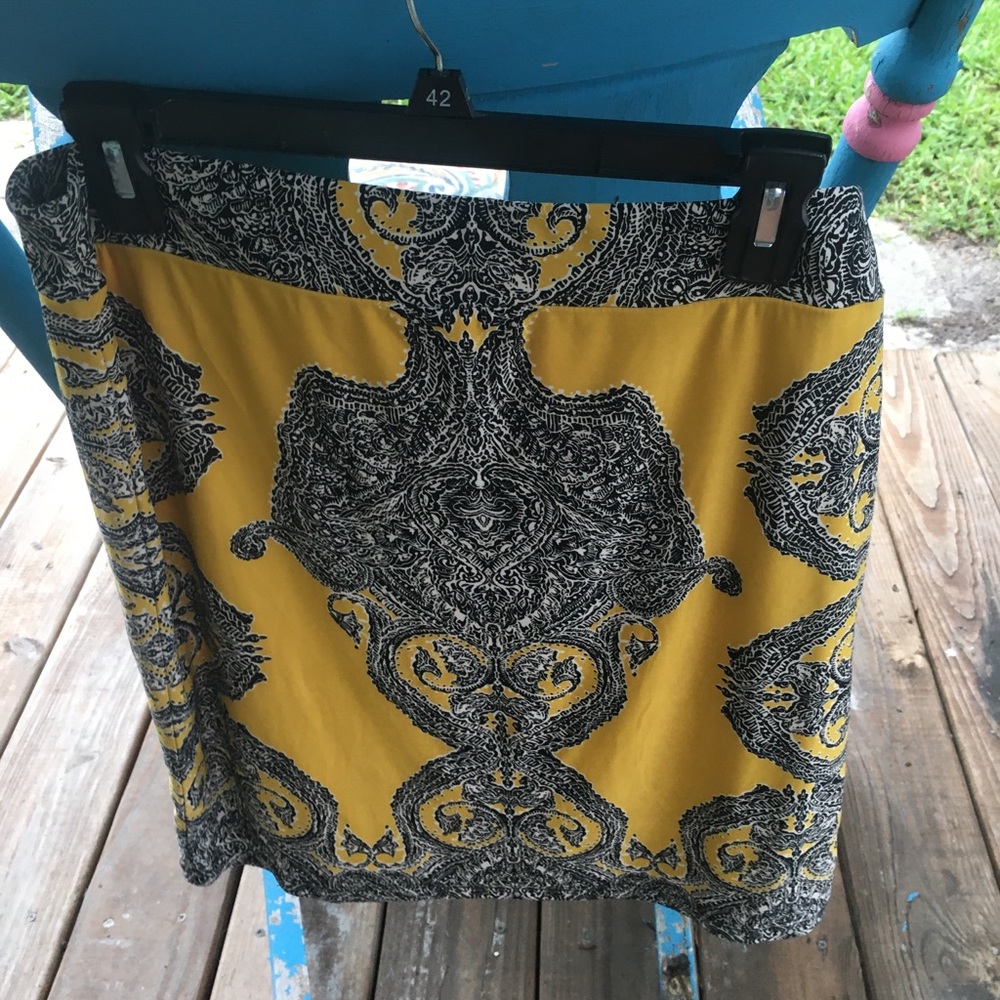 International concept skirt